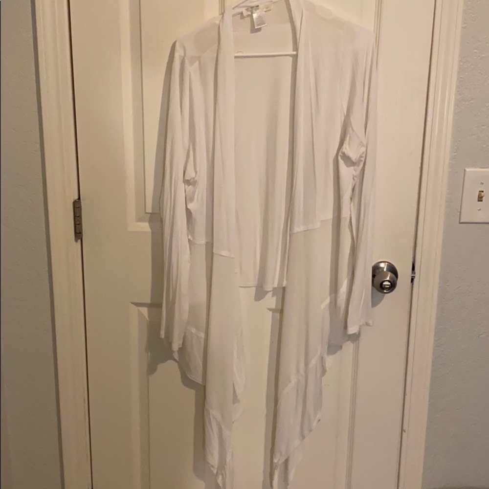 Flowing white long sleeve wrap/2xl